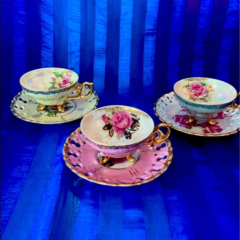 TEACUPS & SAUCERS - VINTAGE